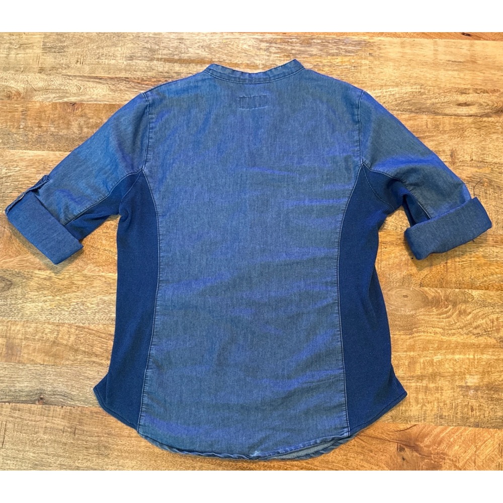 Cavalini Denim Collection Medium Wash Chambray Knit Side Panel Top M - Picture 3 of 12